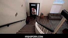 性感穆斯林辣妹Chloe Amour陌生人口爆