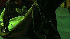 女猎手喂被绑奴隶奶，顺便检查新欧洲皮革束缚妹！