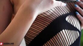 Rosi视频7邻家亚洲妹秀性感曲线诱人身材