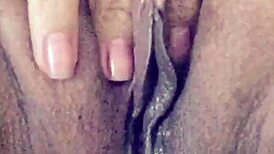 pretty pussy dripping cums squirts analaysya moore