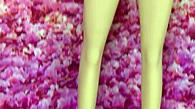 Stunning curvy Asian beauty in bikini steals the show