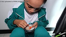 嘿，想看乌贼游戏硬核肛交吗？