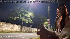 punheta arriscada no ponto de onibus ao lado de desconhecida linda