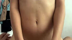 巨乳大学生18+狂骑大屌超带劲！