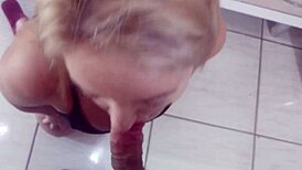 厨房弯腰干女仆大肥臀狗爬式