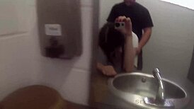 Amateur wife gets creampie in public park