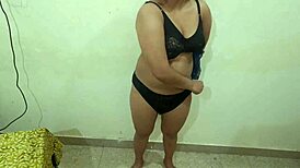 Wow, 20-Year-Old Indian Girlfriend Gets Creampied First Time!