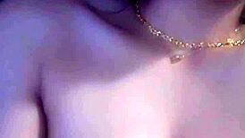 I receive sex chat on zalo, feeling so aroused with vietnamese bunny