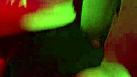 fui curtir uma balada e dei meu cuzinho ali mesmo no busão