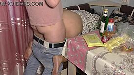 I’m overwhelmed seeing my mature stepmom ditch knitting for a wild blowjob and anal.