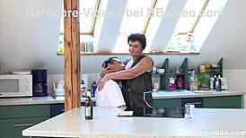 Hausfrauen 9 Showcases Hot European Cougar Sucking Action