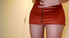 Hot Young Girls Flash Boldly in Women’s Fitting Room Dare