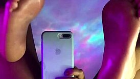 Lindos Pés Fofos E Masturbação Com Vibrador Na Bucetinha Preta