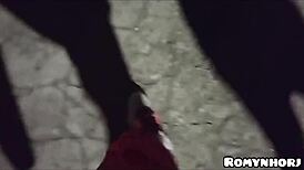 Fazendo caminhada na rua do rio de janeiro, dotado fode desconhecida sem camisinha e goza dentro