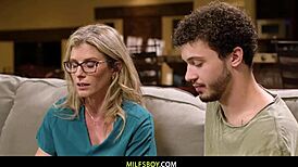 学校不教妈妈教你角色扮演射精自慰骚逼口爆