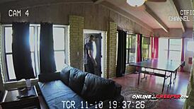 网上偷窥者抓新受害者捆绑口交😈