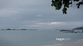 wow, these 4 beauty girls are nude on the beach! 😍