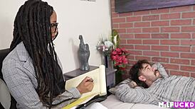 does the psychologist get fucked by her patient?