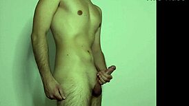 watch this young amateur's high-quality solo webcam session