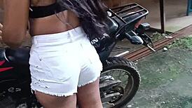 me pongo cachonda con el mozo de mi hermana 🔥