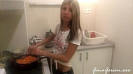 宝贝我又煮俄罗斯罗宋汤来陪吃晚饭