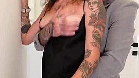 走廊里猛操骚美女