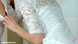 糖果甜和奥利维亚·格蕾丝女同爱抚探索