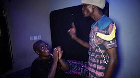 用巨屌狂干老朋友