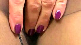 spanish milf montse dildo fucks nyloned cunt?