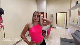 loirinha safada said her corno doesn't mind her giving to friends