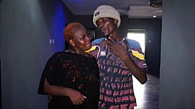 用巨屌狂干老朋友