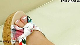 Super Cute Teen Has Orgasm