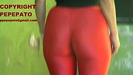 The Argentinian MILF in SPANDEX leggings shows off her CAMELTOE.