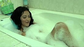 andrea kelly wanks hairy pussy in bath