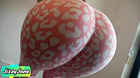 just came in my panties after rubbing tight yoga pants