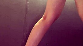 户外公马自慰狂！18岁辣妹骑假屌肛门刺激