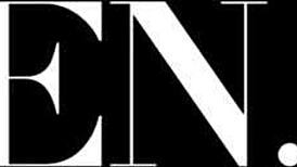 哇！Vixen Kenna & Avery 在危险的三人行中疯狂！