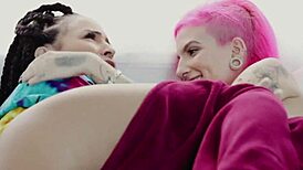 Qween And Pocahontas Rub Pussies Intensely After Gossiping About The Boy In Lesbian Action