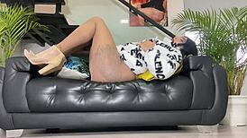 I watch this amazing shemale pleasuring herself with big cock