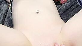 Watch this amateur get machine fucked close-up?