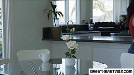 两个熟女舔逼亲吻火辣女同性爱