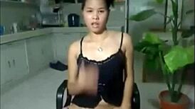 性感甜美亚洲妹屁眼假屌狂插肛交