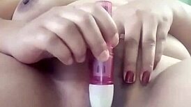 poosoo says watch me finger my pussy