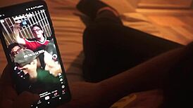 Mirando Porno En Tiktok Con Mi Hermanastra Y Terminamos Grabando Un Video Antes De Que Nos Descubran Nuestros Padres