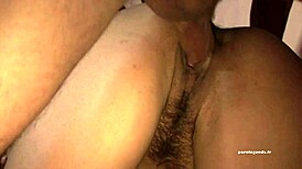 波斯·莫尼尔古怪黑发美女口交秀