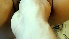 salimos de fiesta luego le meto toda la mano en la vagina y la follo mas de nosotros juanlatino4