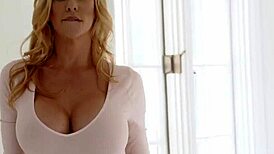 巨乳熟女被粗暴猛捅释放硬核激情