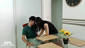 despues de darse cuenta de las andanzas en que andaba su novio la puta de mi hermanastra se quizo comer mi gran verga- parte 1