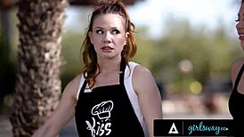 GirlsWay特色好奇的女生联谊会宝贝斯凯蓝和莱尼灰在户外女同狂欢