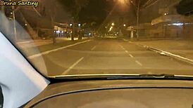 ofereci carona para a gostosa que tava andando sozinha na rua e ela transou comigo por gratidão